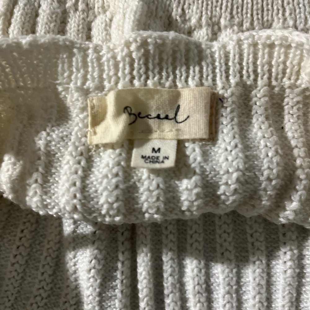 White Ribbed Knit Tank Top - Picture 2 of 2